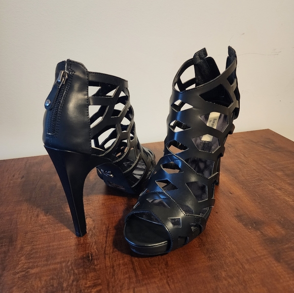 SIMPLY VERA - VERA WANG DAVINCI PEEP-TOE BOOTIES - Picture 4 of 5